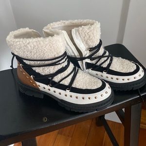 Super Cute JustFab Sherpa Booties